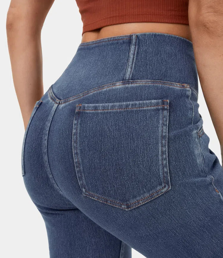 Jeans a vita alta in jersey elasticizzato e fondo a campana